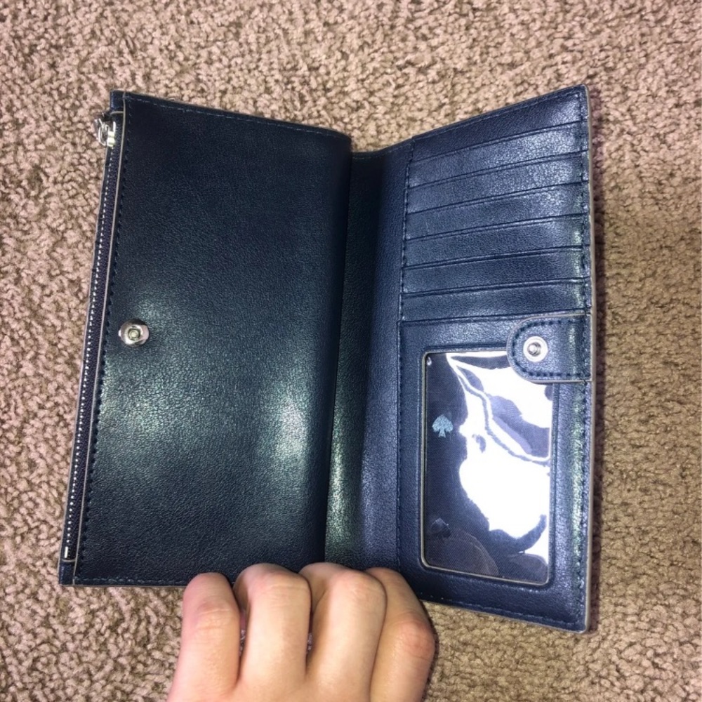 Kate Spade wallet - Picture 4 of 7